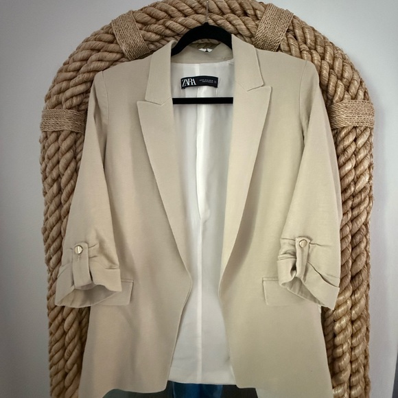 Zara Jackets & Blazers - Zara Women's Beige Blazer